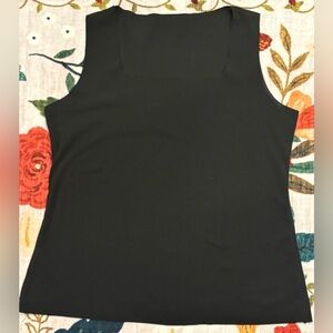 Source Unknown Black Tank Top - Clean Sleeveless Design